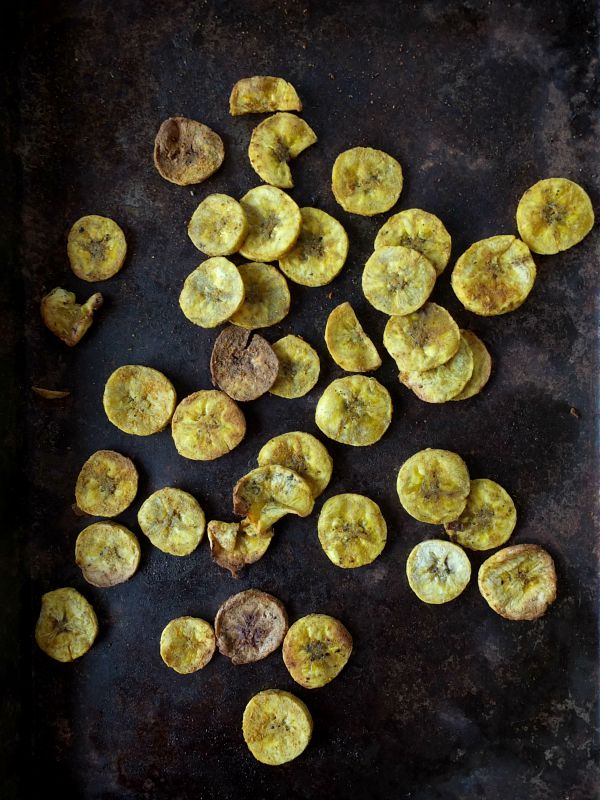 Paleo Curry Plantain Chips